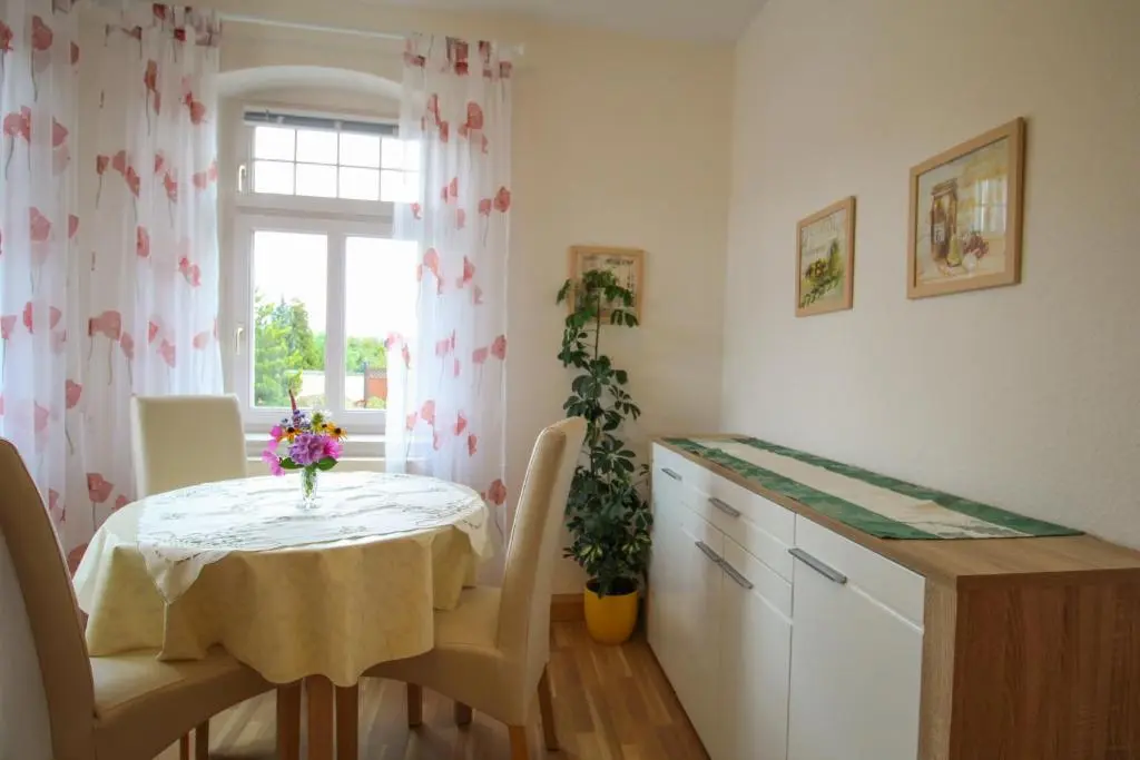 Essbereich der Ferienwohnung Gartenblick I