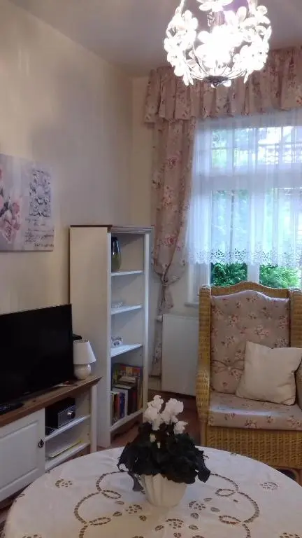 Wohnzimmer der Ferienwohnung Gartenblick II