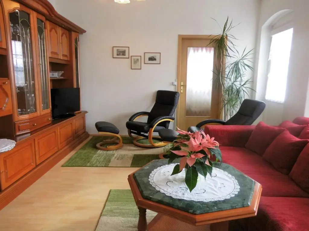 Wohnzimmer der Ferienwohnung Liliensteinblick
