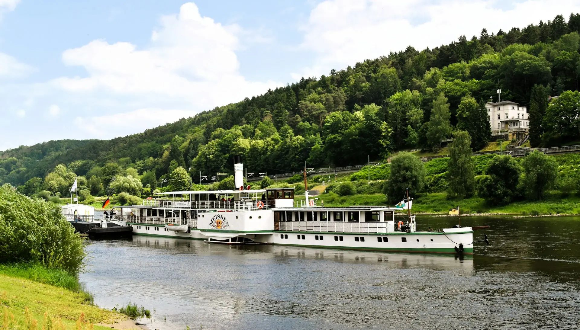 Ausflug auf der Elbe in der Sächsischen Schweiz